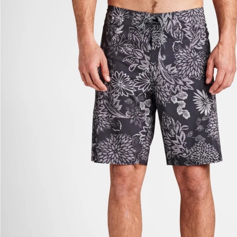 ROARK Savage Fuzed Gardens
Boardshorts 19"